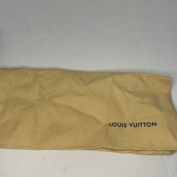 Authentic Louis Vuitton glasses case with lens cleaner and COA - Picture 7 of 9